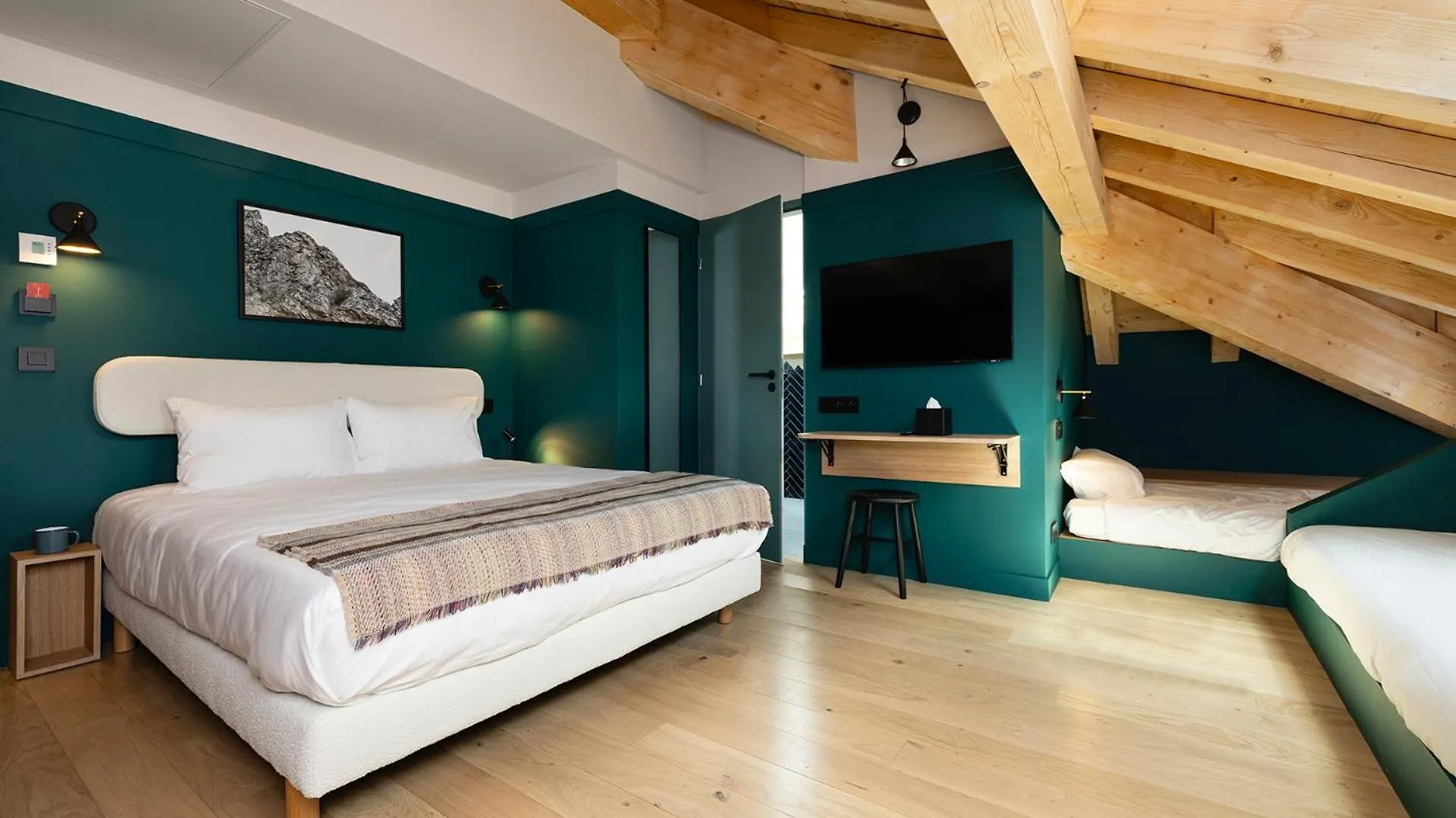 Hotel Restaurant La Couronne Chamonix 3*,  France