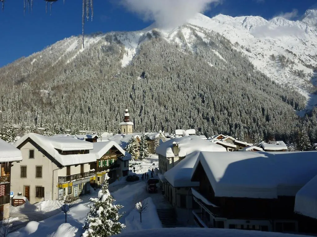 Hotel Restaurant La Couronne Chamonix 3*,  France